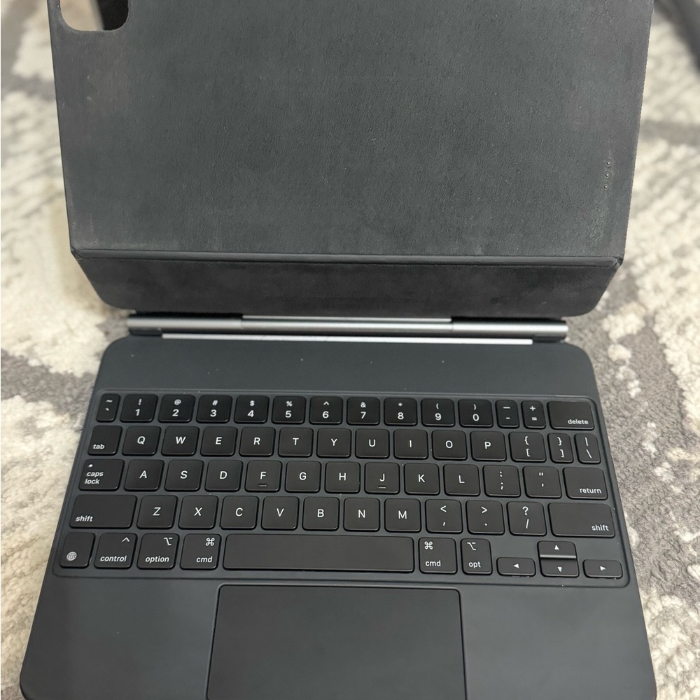 Apple Magic Keyboard iPad Pro 11" 1st-4th Gen & Air 5th/6th (M2) MXQT2LL/A Black